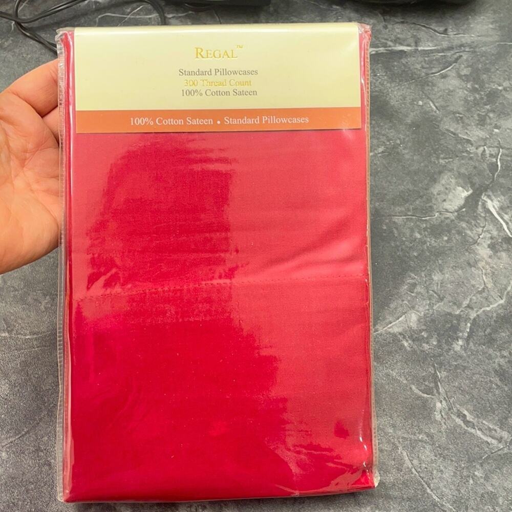 Regal standard pillowcases 2/1 set NWT red